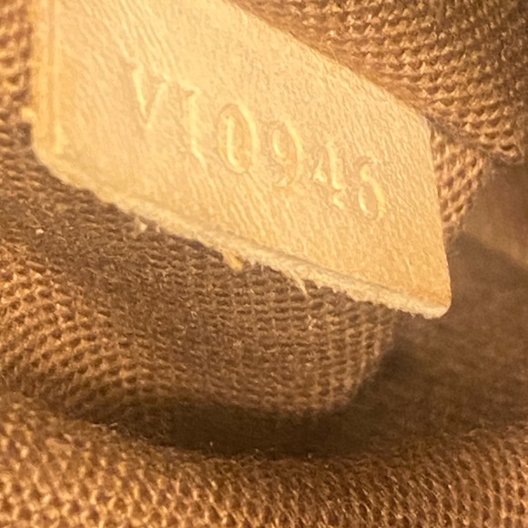 Louis Vuitton Monogram Alma PM (VI0946)        12.6 X 9.8 X 6.3 inch deep - Picture 14 of 15